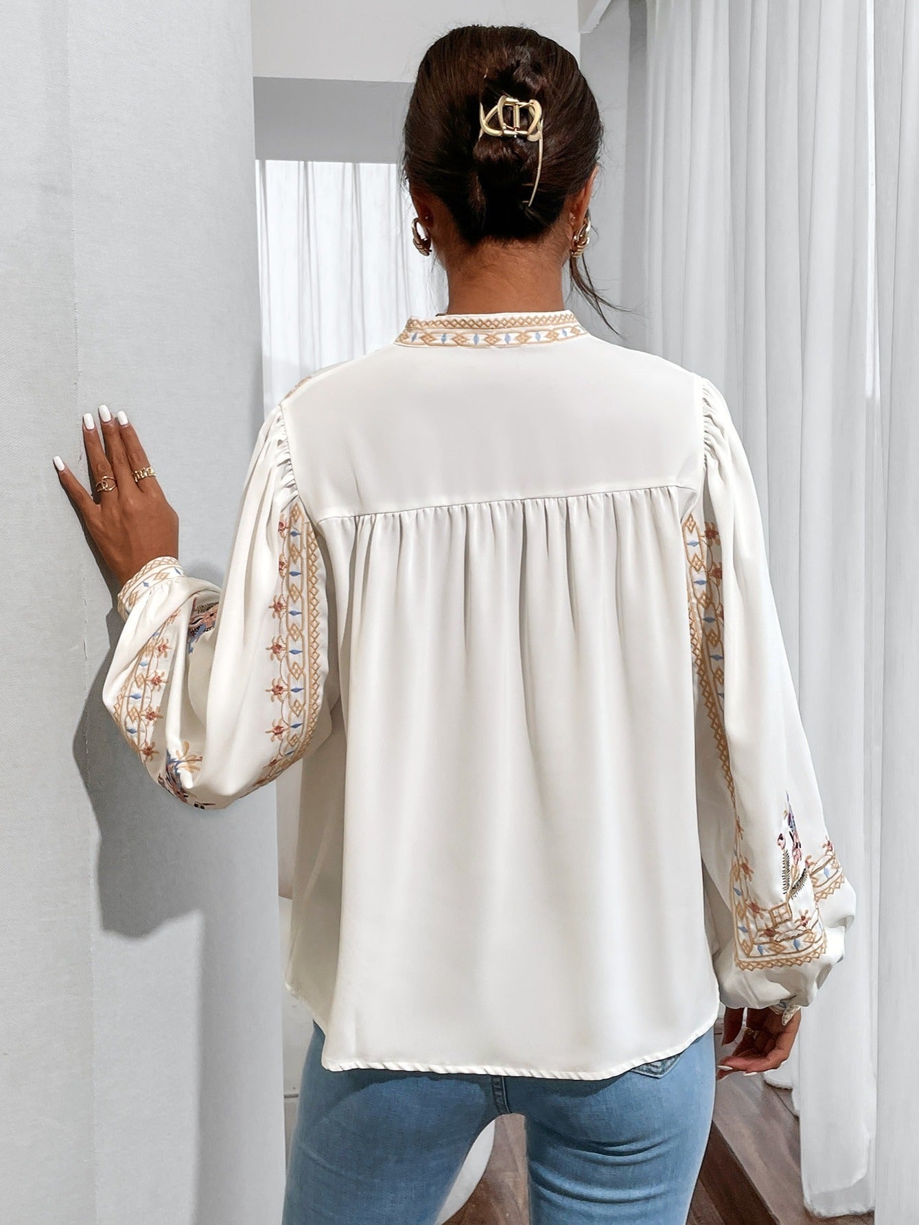 Stunning Embroidered Round Neck Long Sleeve Blouse for Women - Elegant Casual Wear with Delicate Patterns, Soft Fabric, and Comfortable Fit - Perfect for Daily Life, Work, or Special Occasions