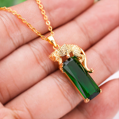 1pc Stylish Leopard Print Pendant Necklace - Bold Animal Design with Golden-Tone Copper, Synthetic Stone Accent, Perfect for Weddings & Formal Events, Ideal Gift for Men and Women, Formal Jewelry|Bold Statement Piece|Golden-T