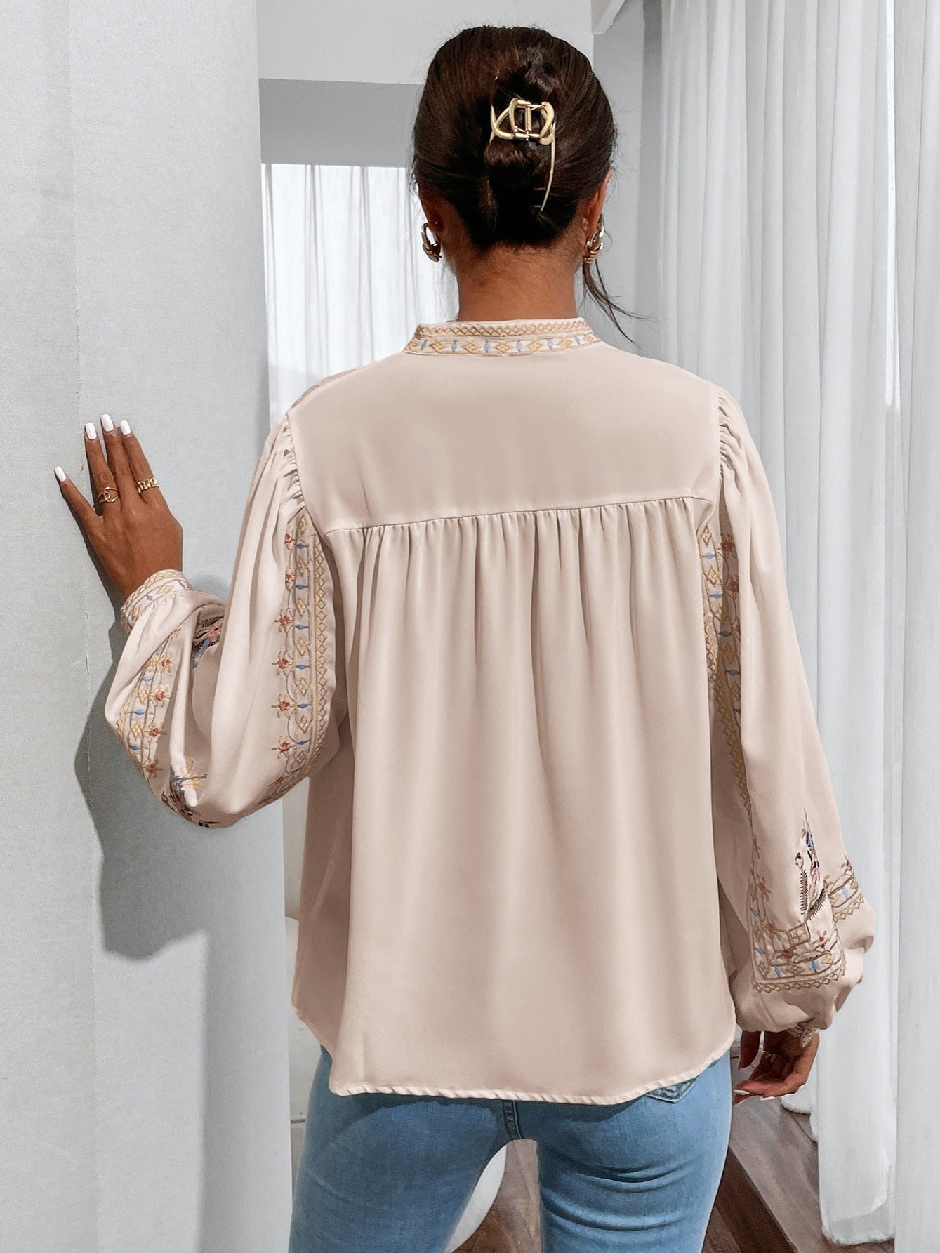 Stunning Embroidered Round Neck Long Sleeve Blouse for Women - Elegant Casual Wear with Delicate Patterns, Soft Fabric, and Comfortable Fit - Perfect for Daily Life, Work, or Special Occasions