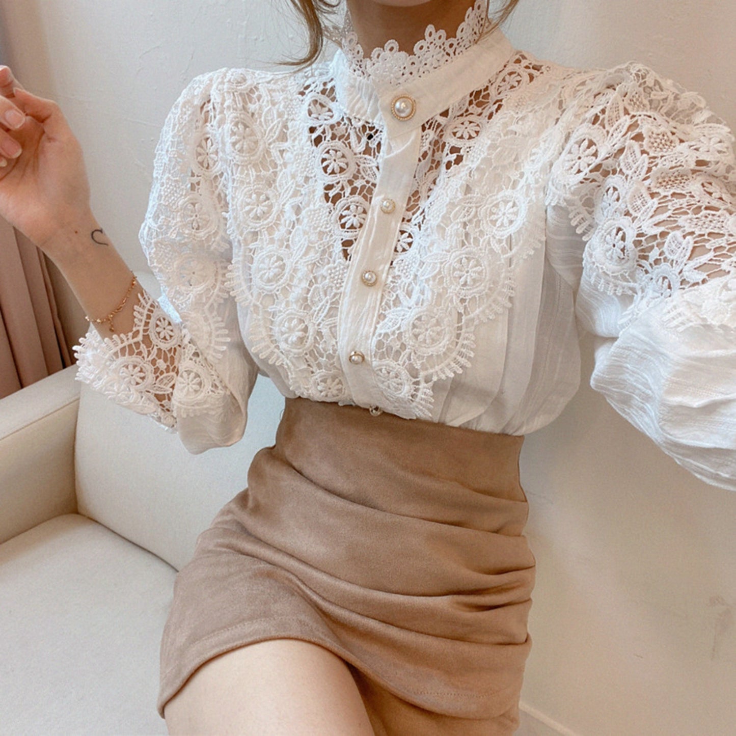 Ladies' Victorian-style Pearl Button Shirt, Lace Puff Sleeve Cute Commuter Casual Top