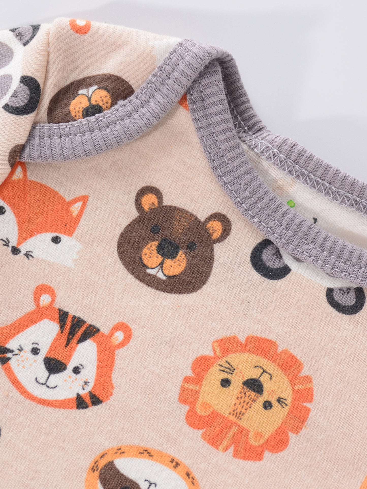 Newborn Baby Short Sleeve One-Piece Suit 4pcs Set with Alphabet Print and Embroidery Triangle Climbing Suit Ha Clothes Set 0-9 Months Baby Clothes